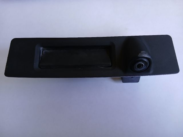 bontott TESLA 3 Csomagtér Nyitó Kar / Gomb