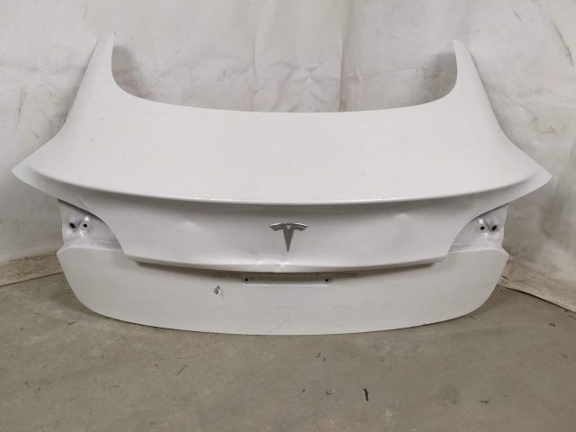 bontott TESLA 3 Csomagtérajtó (Üres lemez)
