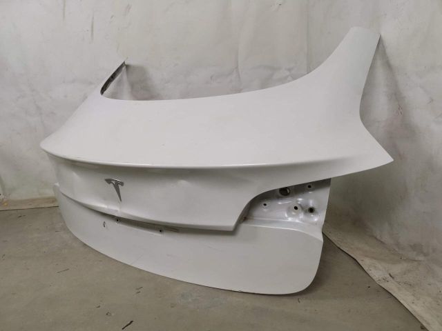 bontott TESLA 3 Csomagtérajtó (Üres lemez)