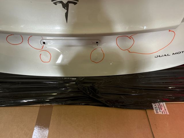 bontott TESLA 3 Csomagtérajtó (Üres lemez)