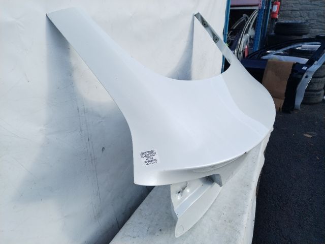 bontott TESLA 3 Csomagtérajtó (Üres lemez)