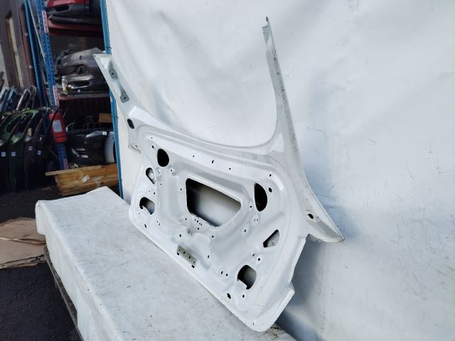 bontott TESLA 3 Csomagtérajtó (Üres lemez)