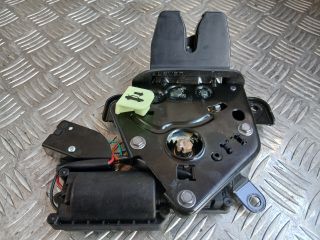 bontott TESLA 3 Csomagtérajtó Zárszerkezet