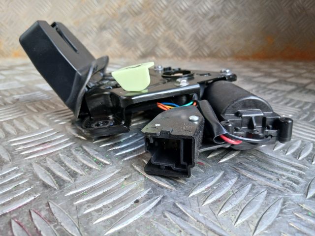 bontott TESLA 3 Csomagtérajtó Zárszerkezet