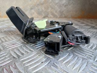 bontott TESLA 3 Csomagtérajtó Zárszerkezet