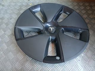 bontott TESLA 3 Dísztárcsa (1 db)