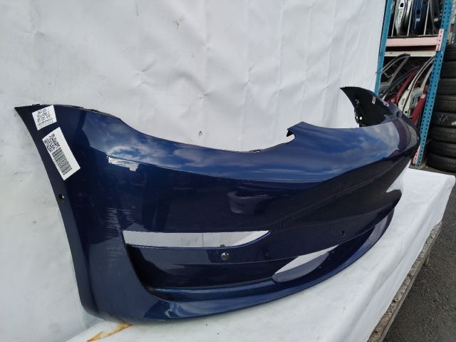 bontott TESLA 3 Első Lökhárító (Üresen)