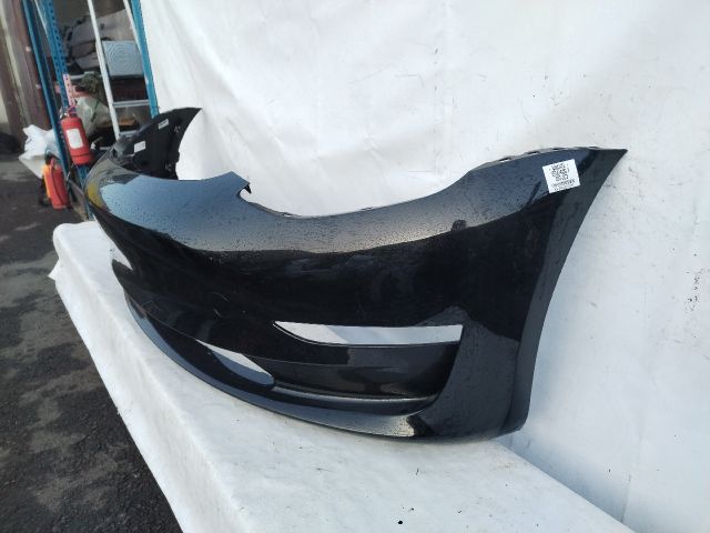 bontott TESLA 3 Első Lökhárító (Üresen)