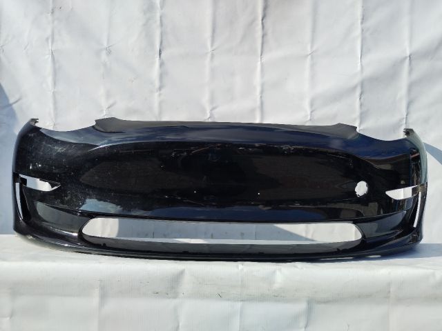 bontott TESLA 3 Első Lökhárító (Üresen)