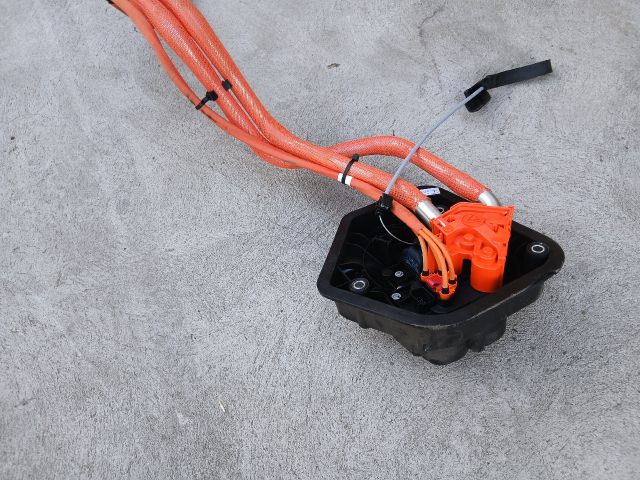 bontott TESLA 3 Akkumulátor Töltő