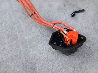 bontott TESLA 3 Akkumulátor Töltő