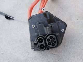 bontott TESLA 3 Akkumulátor Töltő