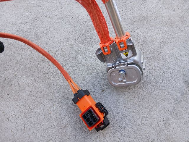 bontott TESLA 3 Akkumulátor Töltő