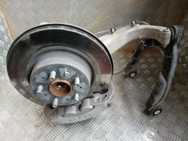 bontott TESLA 3 Bal első Csonkállvány Kerékaggyal