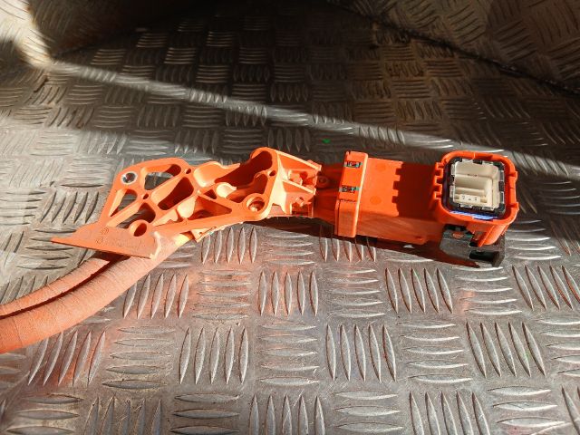 bontott TESLA 3 Nagyfeszültségű Kábel