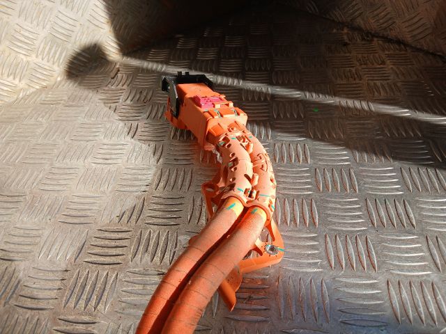 bontott TESLA 3 Nagyfeszültségű Kábel