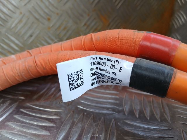 bontott TESLA 3 Nagyfeszültségű Kábel