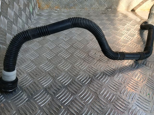 bontott TESLA 3 Vízcső