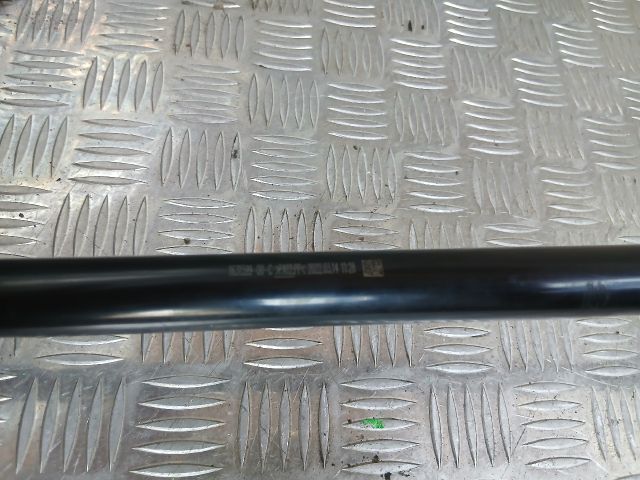 bontott TESLA 3 Vízcső