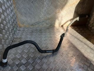 bontott TESLA 3 Vízcső