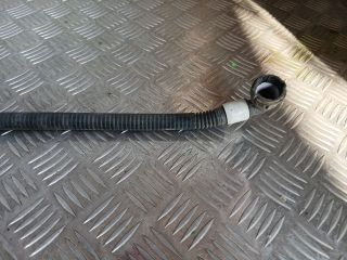 bontott TESLA 3 Vízcső