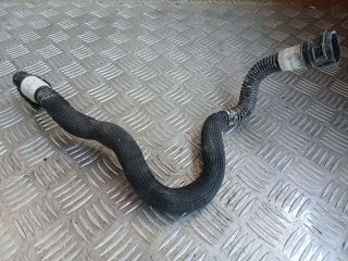 bontott TESLA 3 Vízcső