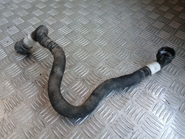 bontott TESLA 3 Vízcső