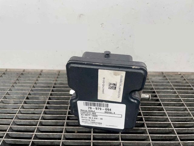 bontott TESLA 3 ABS Kocka