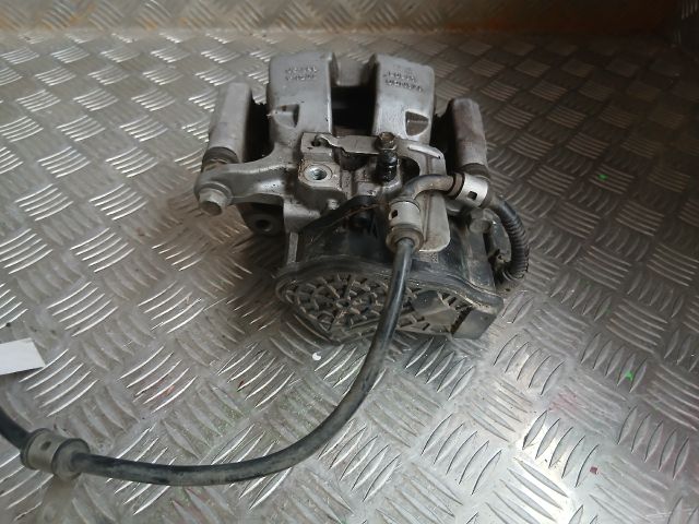 bontott TESLA 3 Bal hátsó Féknyereg Munkahengerrel