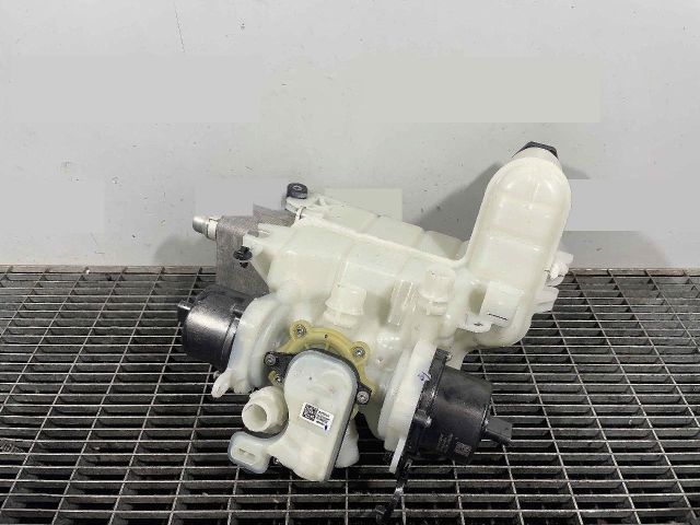 bontott TESLA 3 Kiegyenlítő Tartály