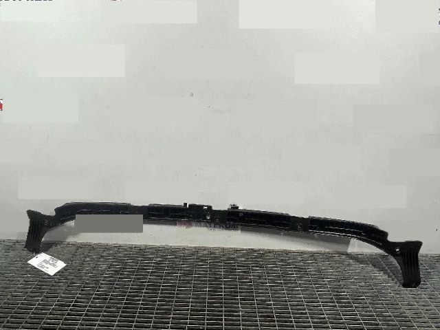 bontott TESLA 3 Hátsó középső Lökhárító Tartó (Műanyag)