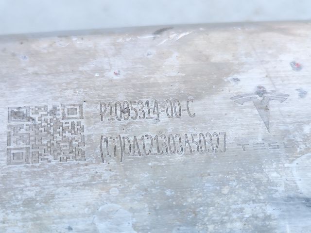 bontott TESLA 3 Hátsó Lökhárító Merevítő (Fém)