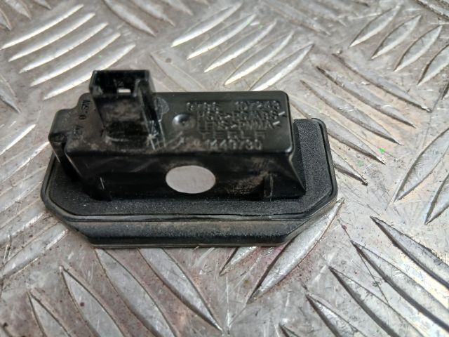 bontott TESLA 3 Hátsó Rendszámtábla Világítás