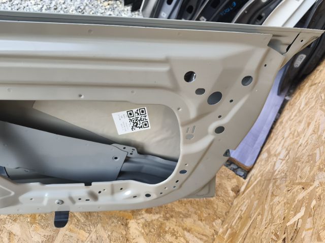 bontott TESLA 3 Jobb első Ajtó (Üres lemez)