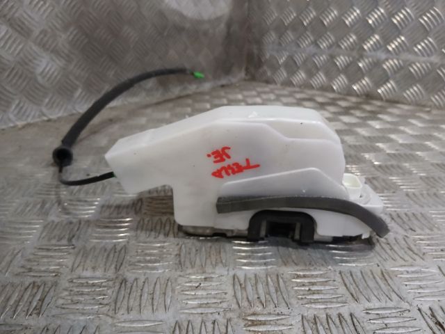 bontott TESLA 3 Jobb első Ajtózár