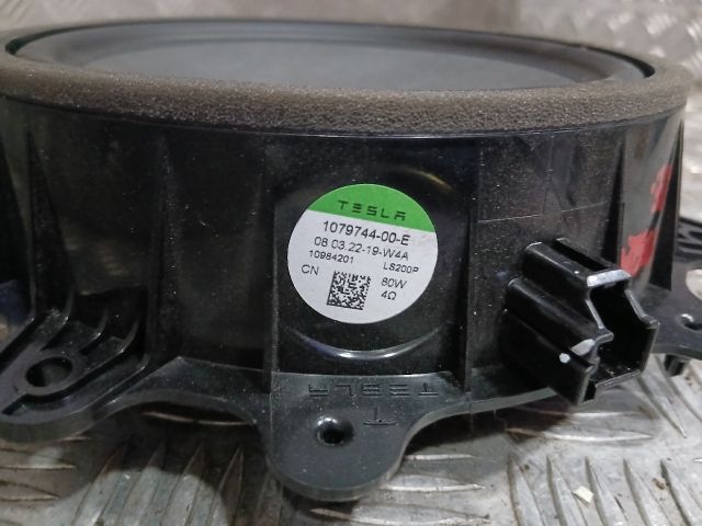 bontott TESLA 3 Jobb első Hangszóró