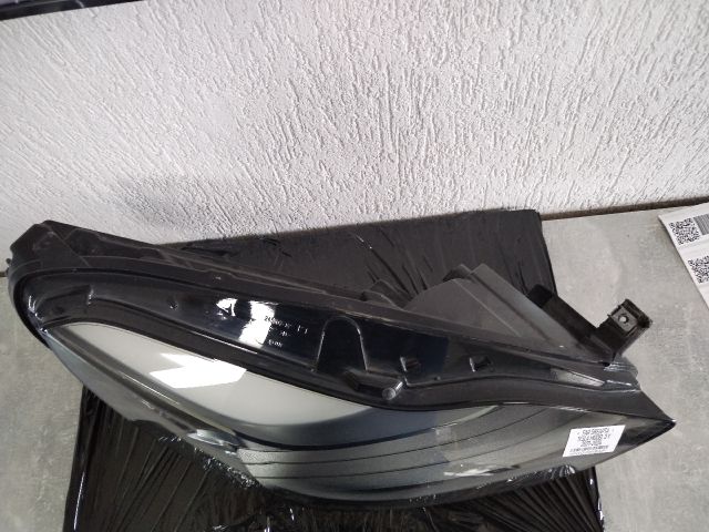 bontott TESLA 3 Jobb Fényszóró