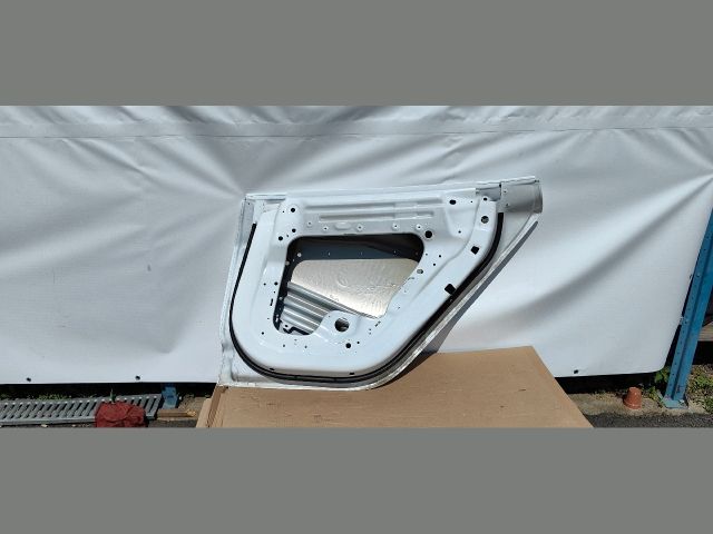 bontott TESLA 3 Jobb hátsó Ajtó (Üres lemez)