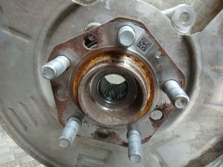 bontott TESLA 3 Jobb hátsó Csonkállvány Kerékaggyal