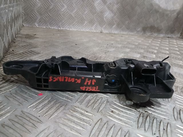 bontott TESLA 3 Jobb hátsó Külső Kilincs