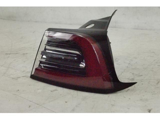 bontott TESLA 3 Jobb Külső Hátsó Lámpa