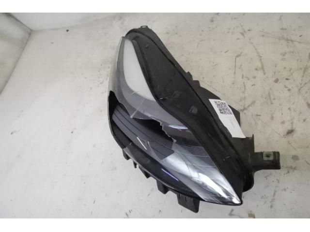 bontott TESLA 3 Jobb Ledes Fényszóró