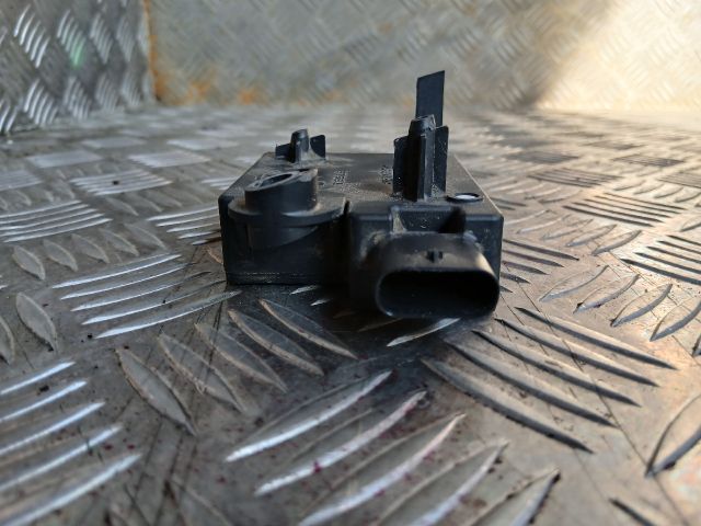 bontott TESLA 3 Komfort Elektronika