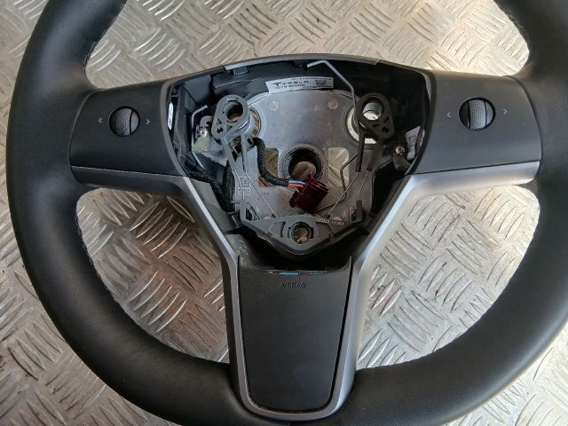 bontott TESLA 3 Kormány