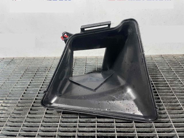 bontott TESLA 3 Légterelő