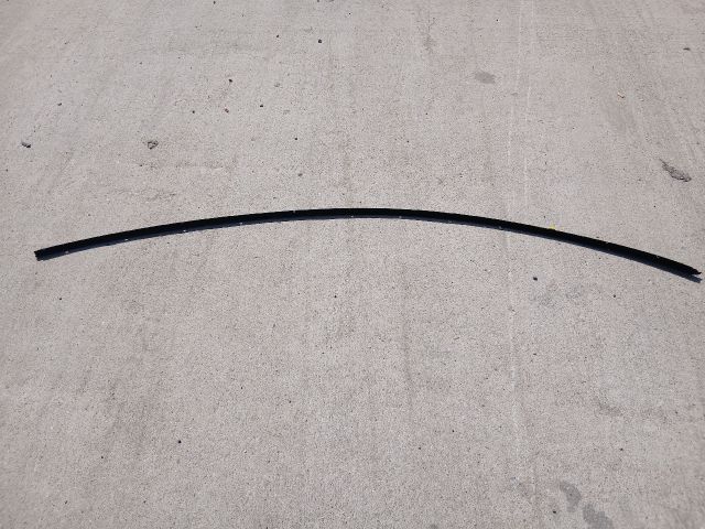 bontott TESLA 3 Tető Díszléc