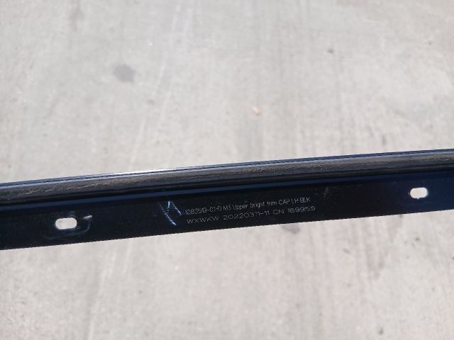 bontott TESLA 3 Tető Díszléc