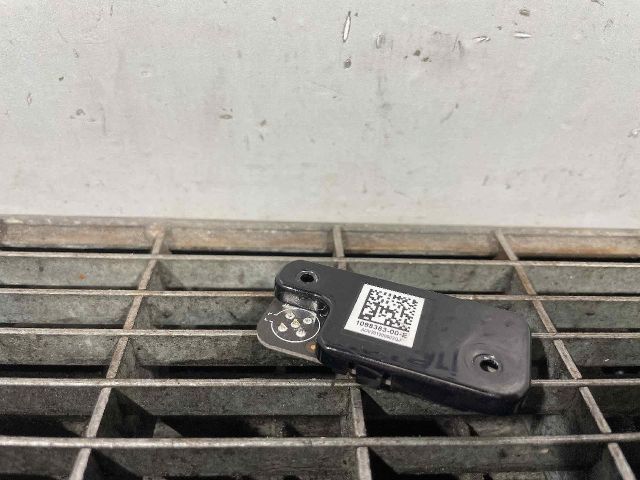 bontott TESLA 3 Tolatókamera