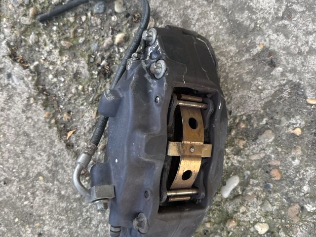 bontott TESLA MODEL S Bal első Féknyereg Munkahengerrel