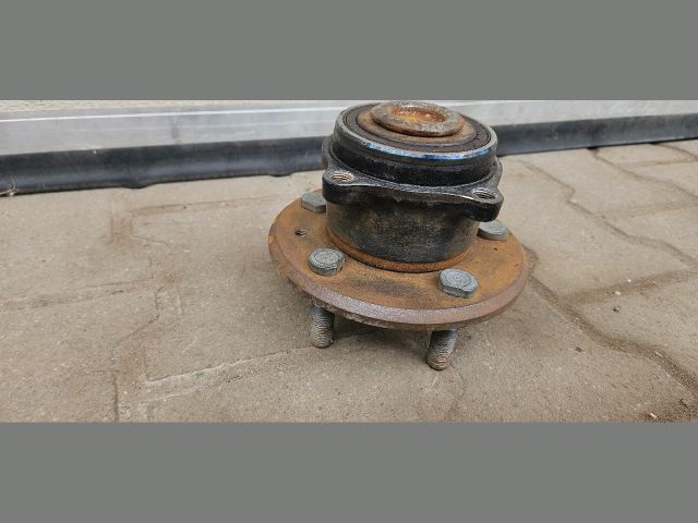 bontott TESLA MODEL S Bal első Kerékagy